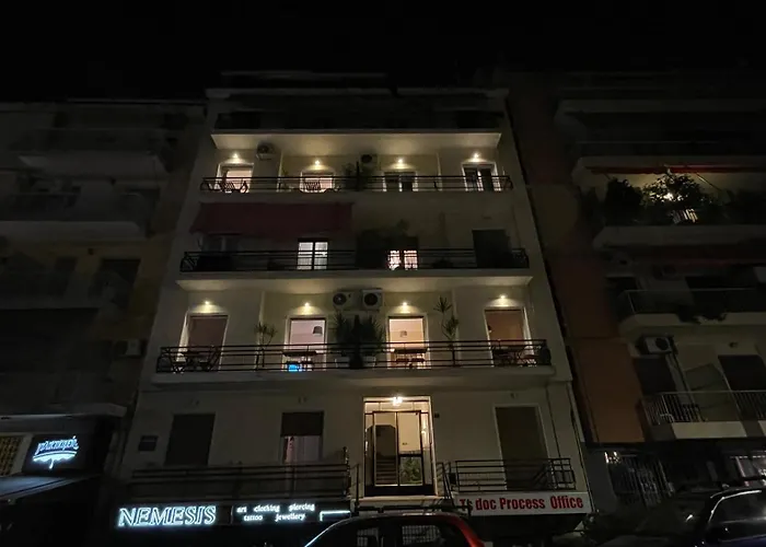 2 Newly Renovated Charming Apartments Steps From Panormou Metro Station