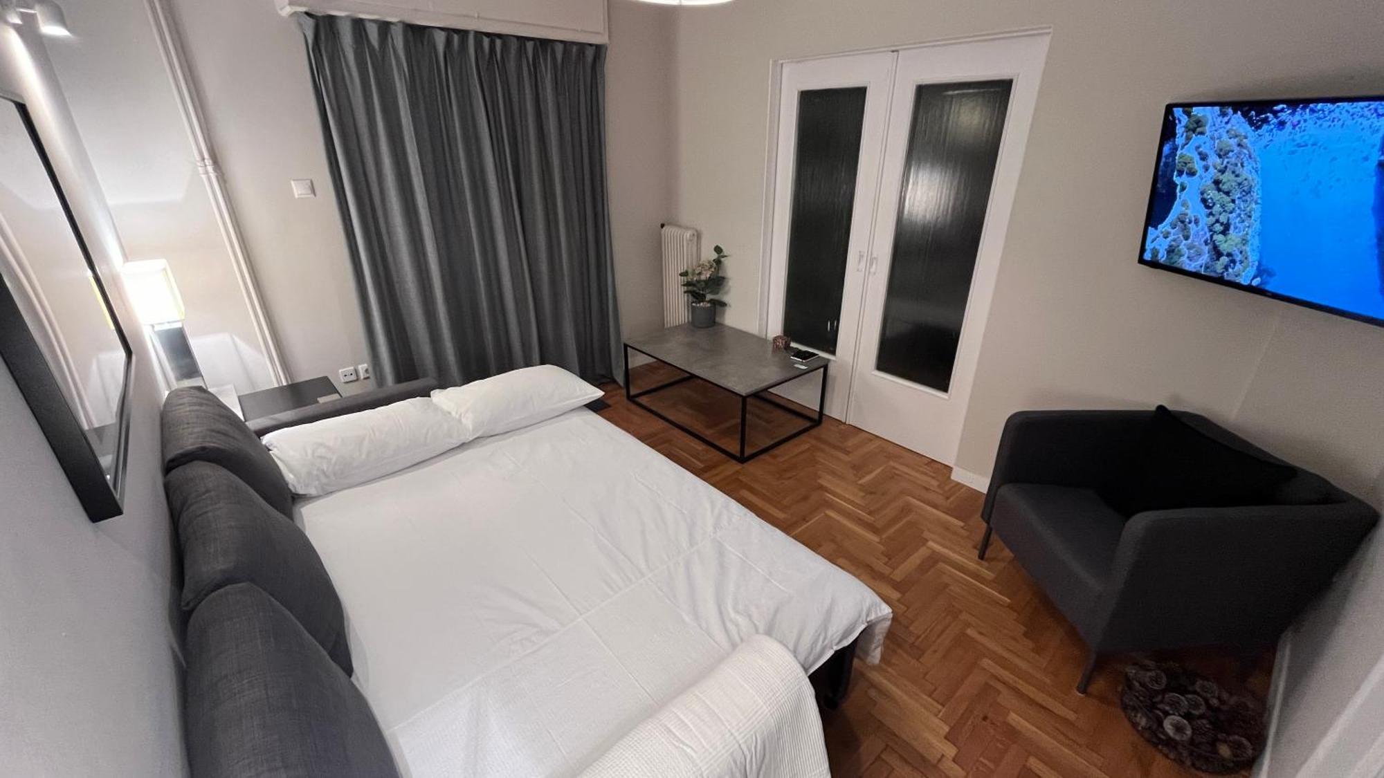 2 Newly Renovated Charming Steps From Panormou Metro Station Apartment Athens