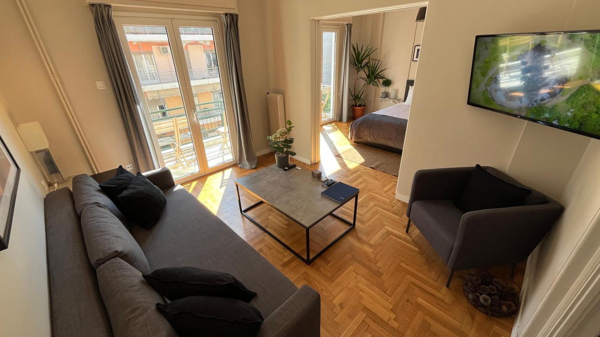 Apartment 2 Newly Renovated Charming Steps From Panormou Metro Station *