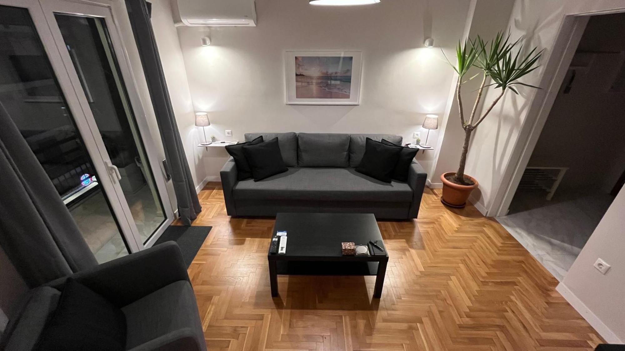 Apartment 2 Newly Renovated Charming Steps From Panormou Metro Station Athens
