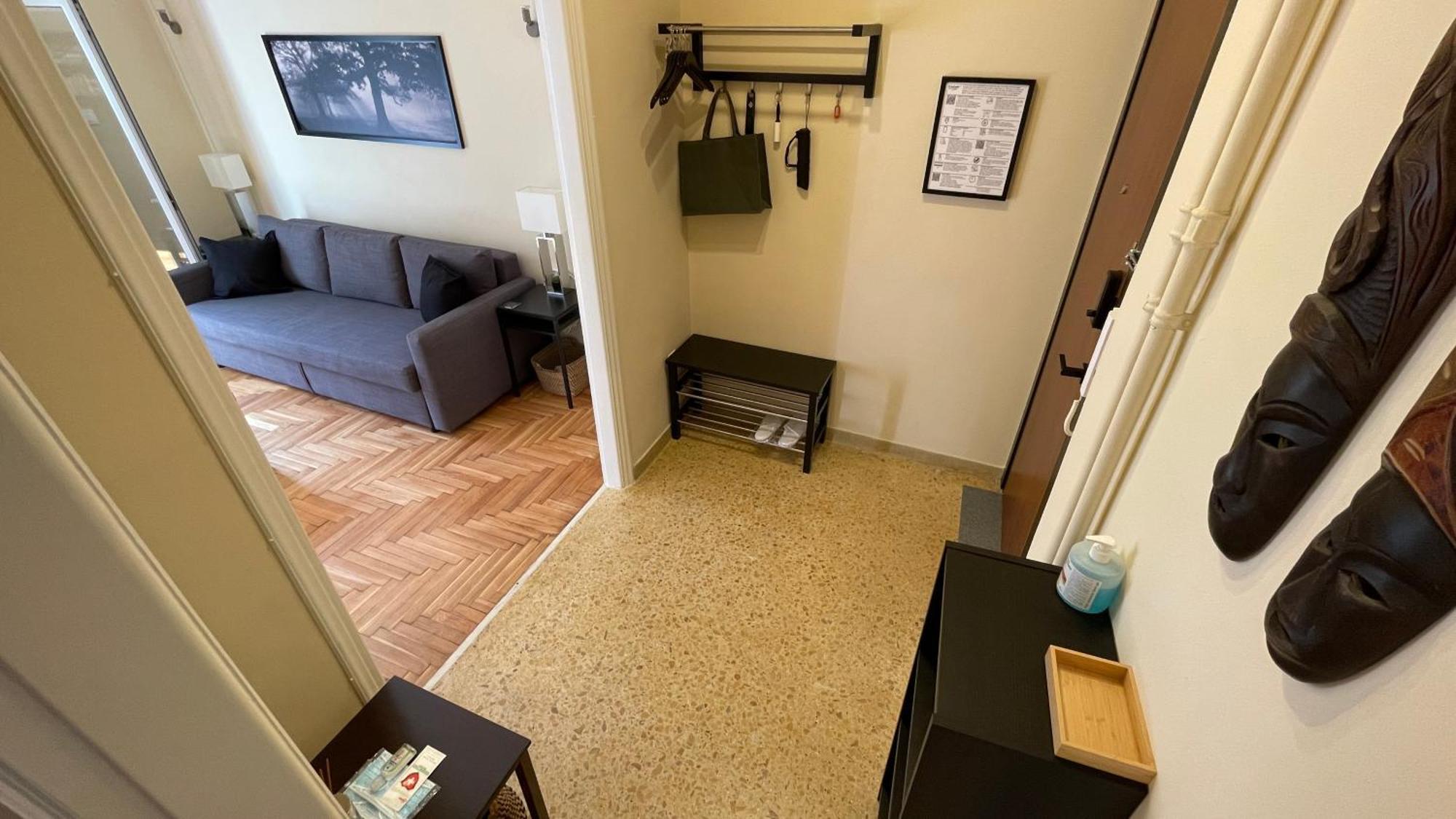 2 Newly Renovated Charming Steps From Panormou Metro Station Apartment