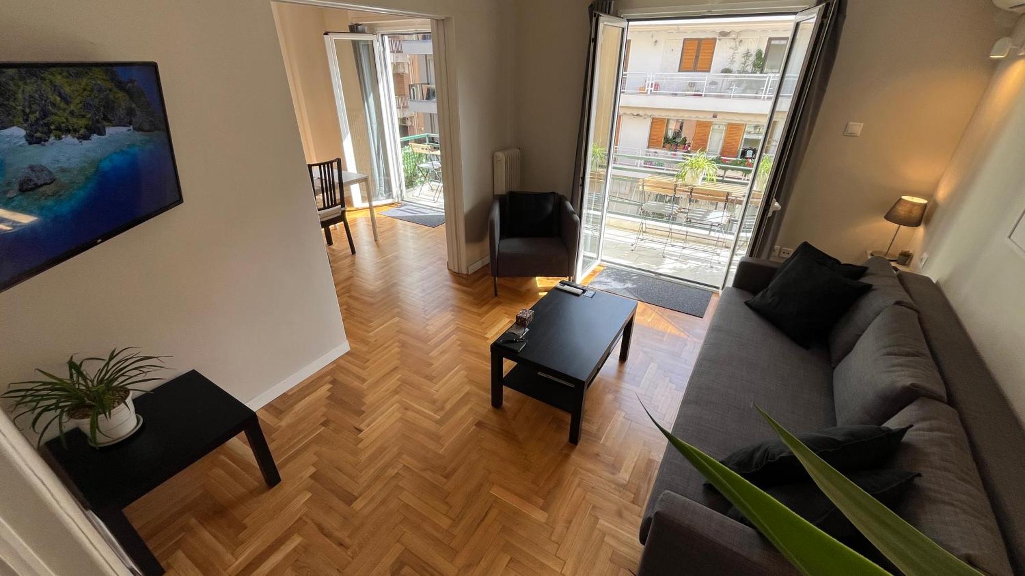 2 Newly Renovated Charming Steps From Panormou Metro Station Apartment *