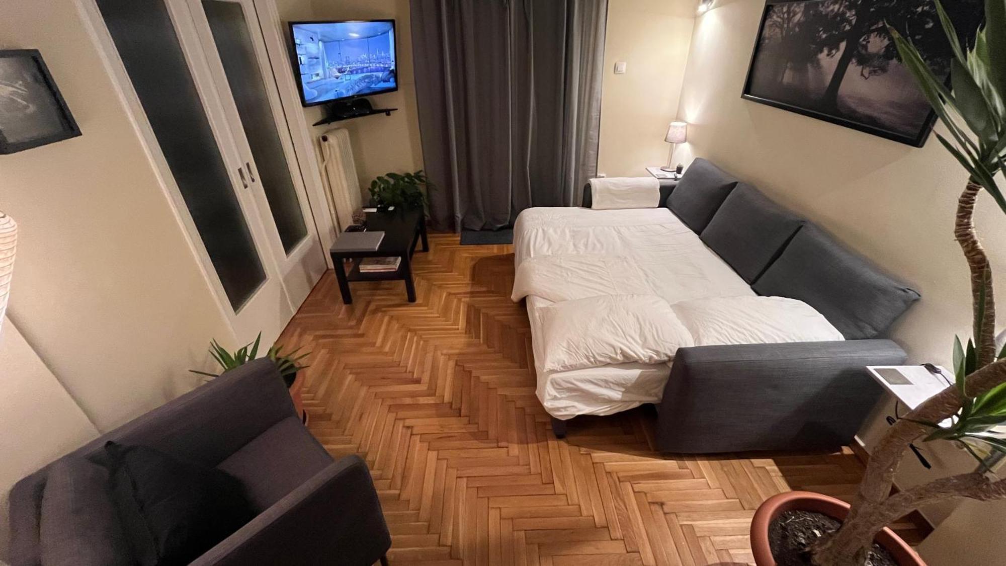 2 Newly Renovated Charming Steps From Panormou Metro Station Apartment